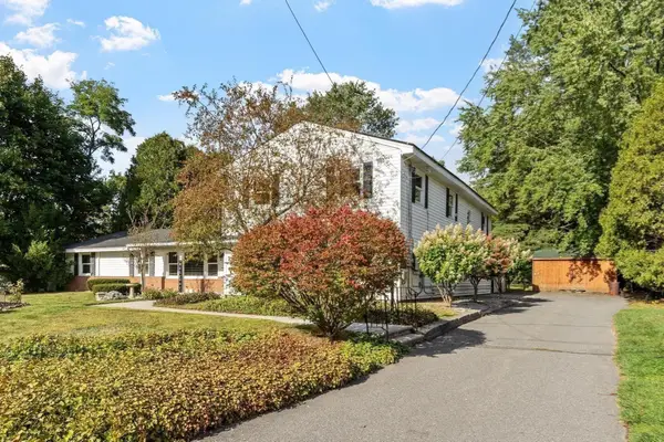 4 Derringer Rd, Chelmsford, MA 01824
