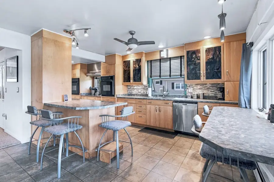 28 Arlington Rd, Wareham, MA 02571 - #3