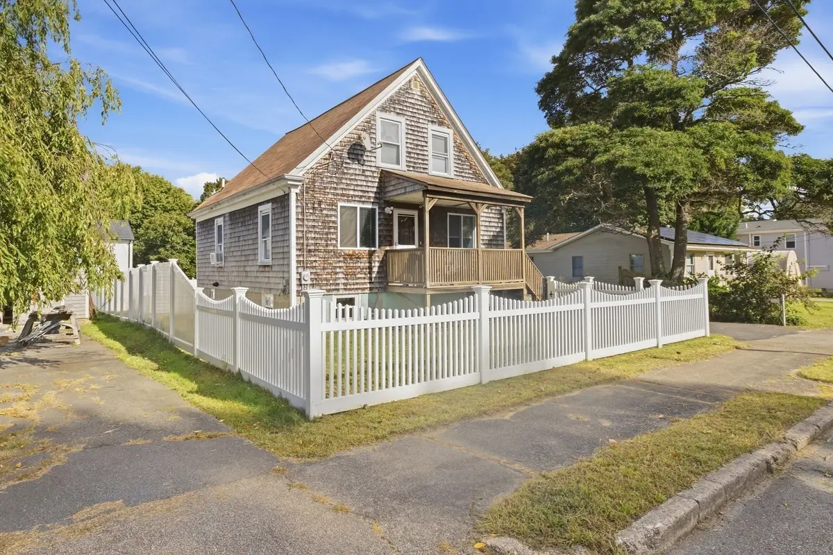 38 Gifford Ave, Dartmouth, MA 02747 - #1