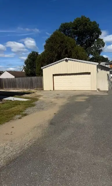 18 Maplewood Ave, Chicopee, MA 01013 - #3