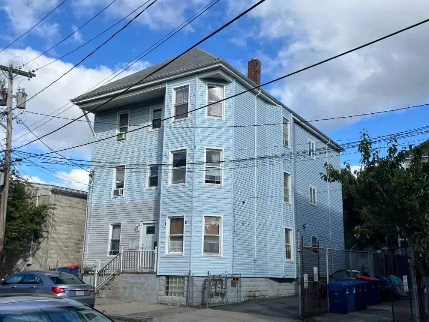 47 Holly St, New Bedford, MA 02746 - #3