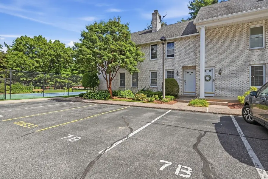 7 Mansion Woods Dr #b, Agawam, MA 01001 - #3