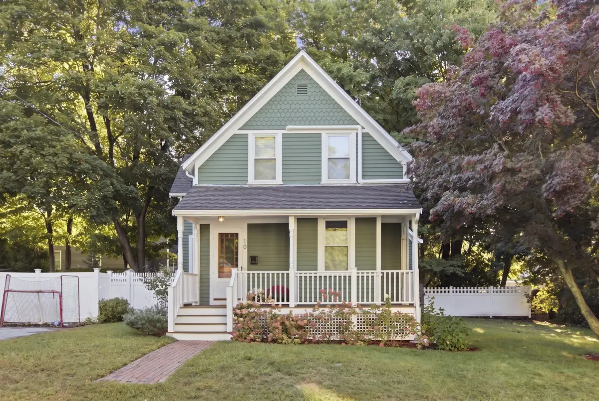 10 Eaton St, Reading, MA 01867 - #1