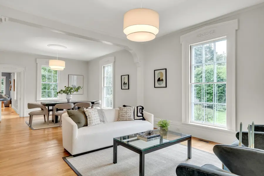 3 Davis Avenue, Newton, MA 02465 - #3