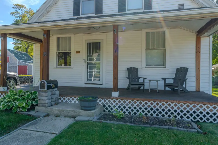 16 Chapel St, Wareham, MA 02571 - #2