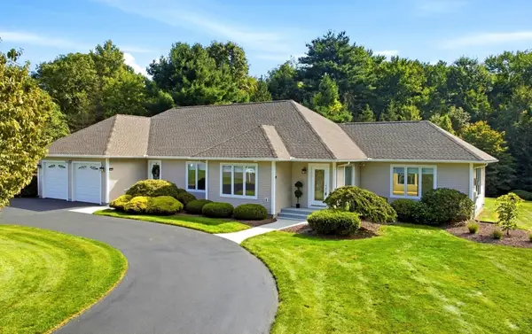 38 Deer Run Ter, East Longmeadow, MA 01028