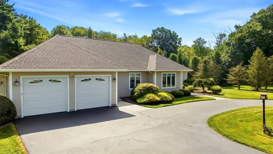 38 Deer Run Ter, East Longmeadow, MA 01028 - #3