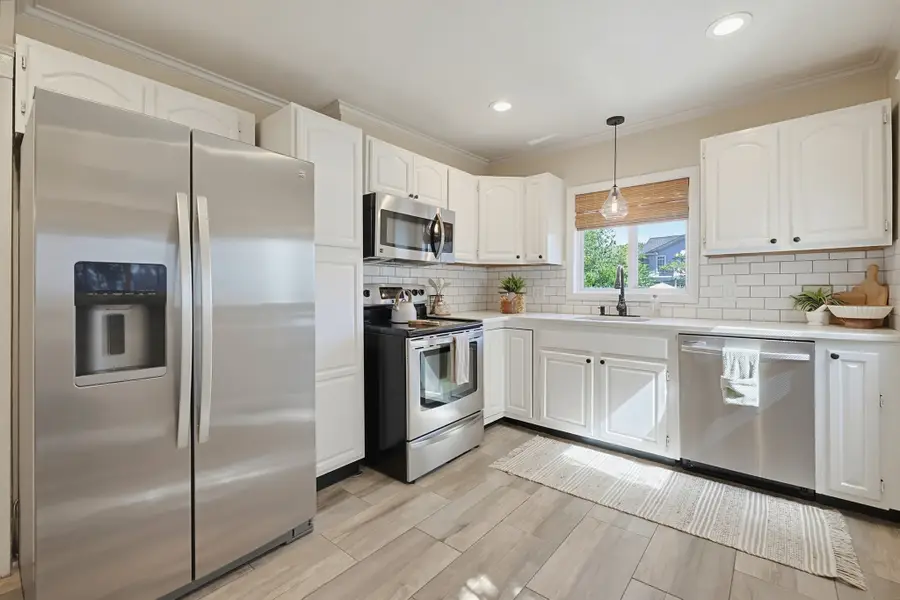 49 Katherine Rd, Stoneham, MA 02180 - #3