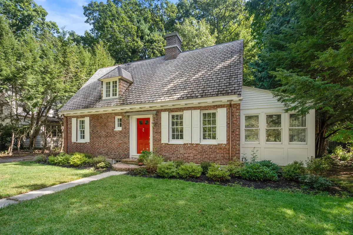 43 Woodlawn Ave, Northampton, MA 01060 - #1