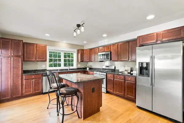 4 Paul Revere #4, Hopkinton, MA 01748