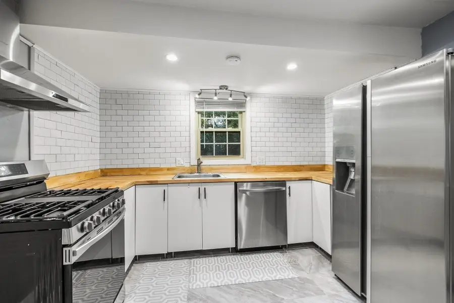 51 Selwyn Rd, Randolph, MA 02368 - #3