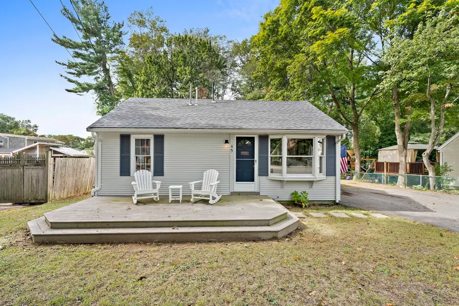45 Coleman St, Abington, MA 02351 - #2