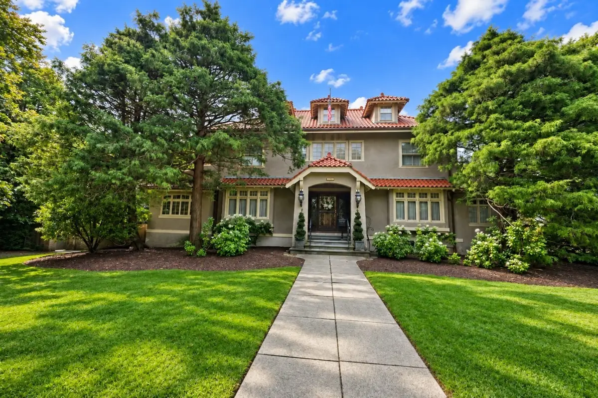 131 Fair Oaks Park, Needham, MA 02492 - #1