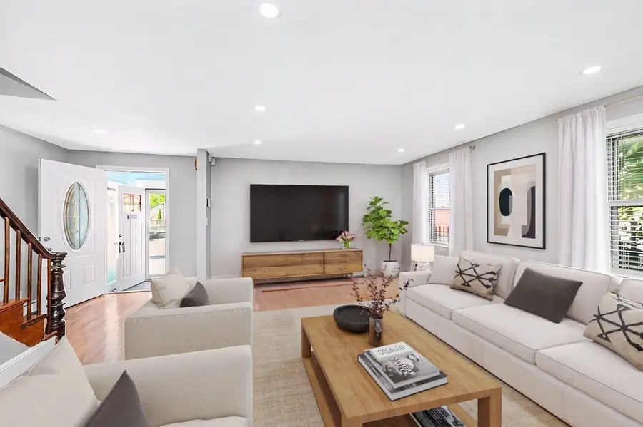 19 Richmond St, Boston, MA 02124 - #3
