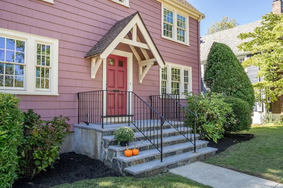 21 Allen Ave, Newton, MA 02468 - #2