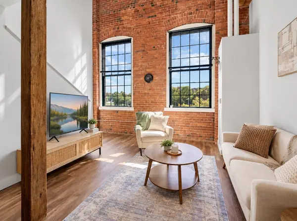 48 Water St #405, Worcester, MA 01604