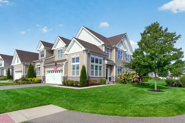 29 Henry Way #29, Millis, MA 02054