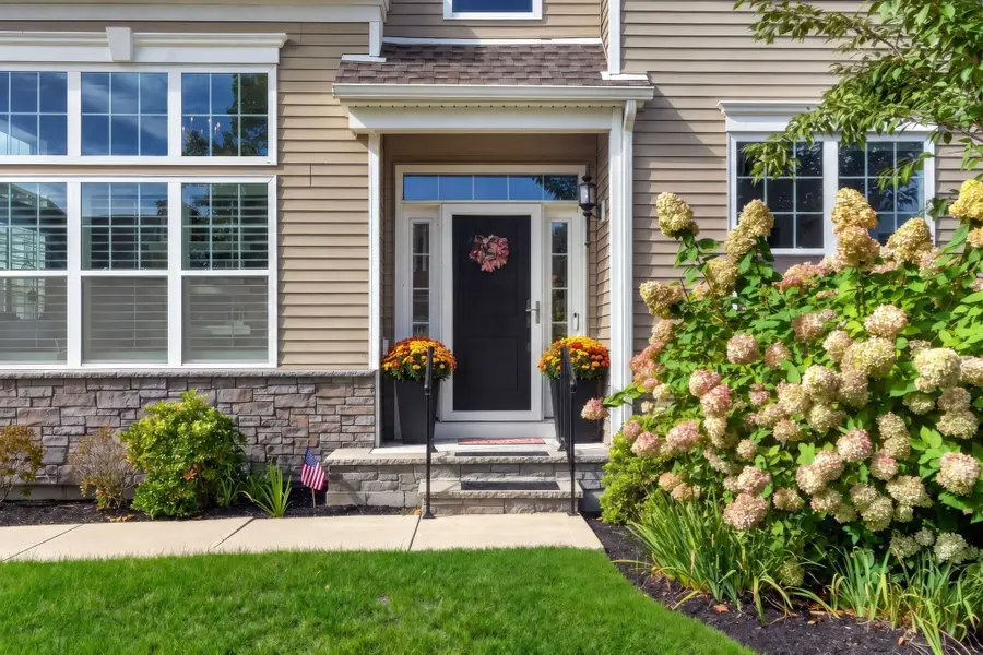 29 Henry Way #29, Millis, MA 02054 - #2
