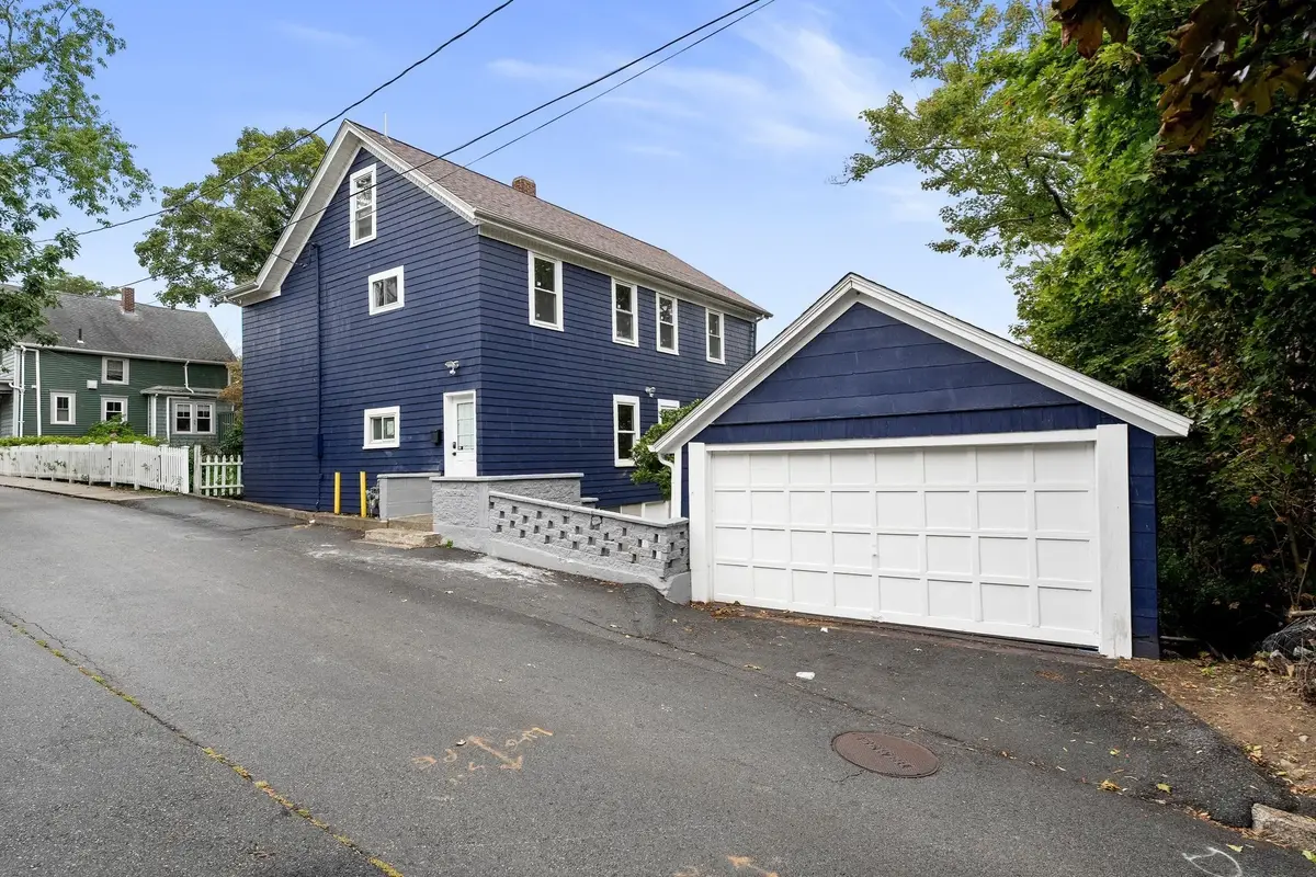 376 N Underwood St, Fall River, MA 02720 - #1