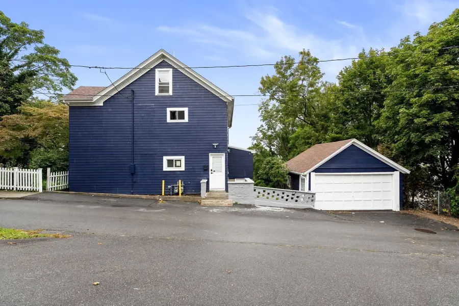 376 N Underwood St, Fall River, MA 02720 - #3