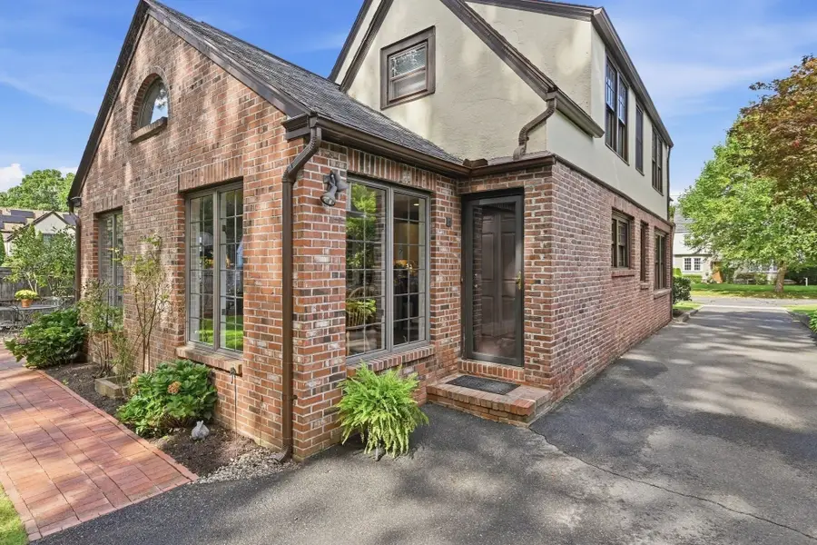 131 Wenonah Rd, Longmeadow, MA 01106 - #3
