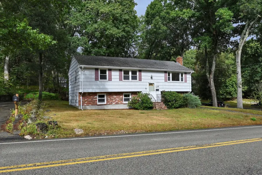 132 Forest St, Weymouth, MA 02190 - #3