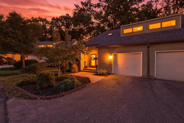 108 Fairway Village #108, Northampton, MA 01053