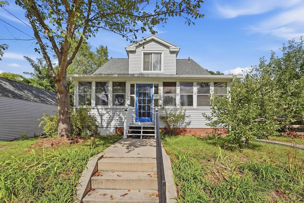 31 Gates St, Holyoke, MA 01040 - #1