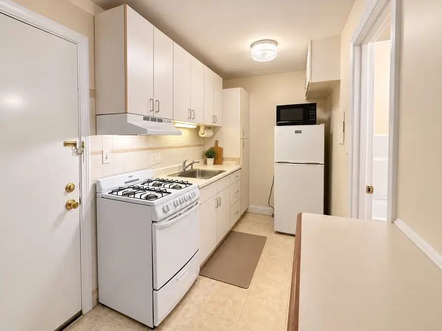 6 Venice St #F2, Danvers, MA 01923 - #2