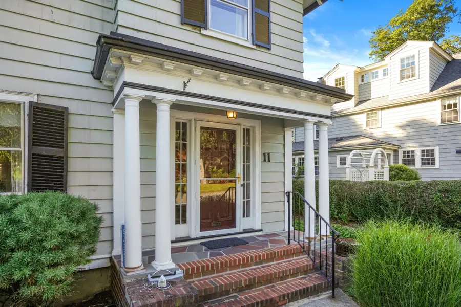 11 Stoneleigh Road, Newton, MA 02465 - #2