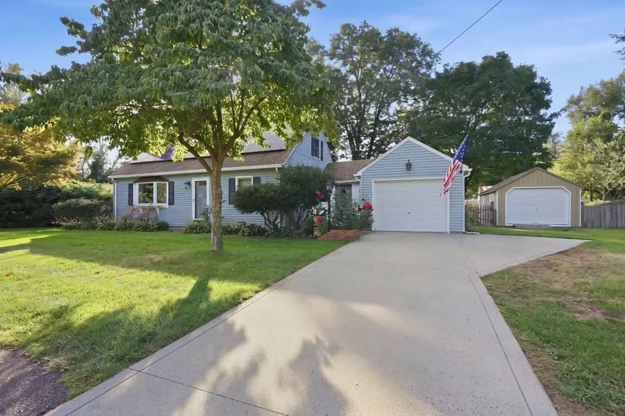 46 Country Rd, Agawam, MA 01001 - #2