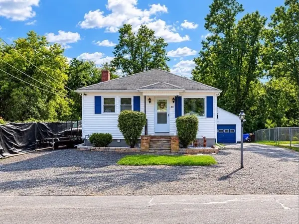 11 Hopewell St, Taunton, MA 02078