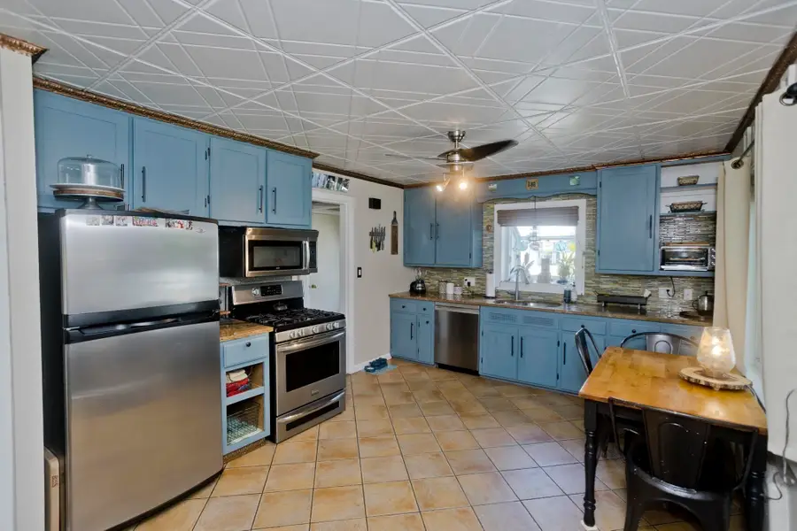 65 Beauchamp Terr., Chicopee, MA 01020 - #3