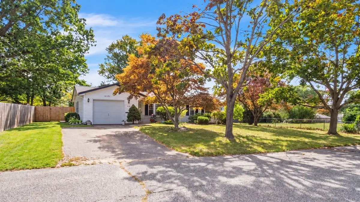 11 Rodwell St, Brockton, MA 02302 - #1