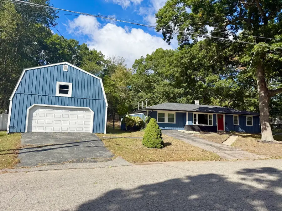 124 Sharon St, Brockton, MA 02302 - #2