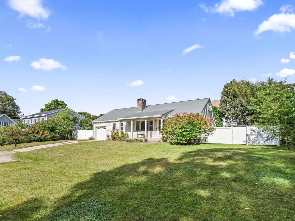 5 Briggs St, Whitinsville, MA 01588 - #1