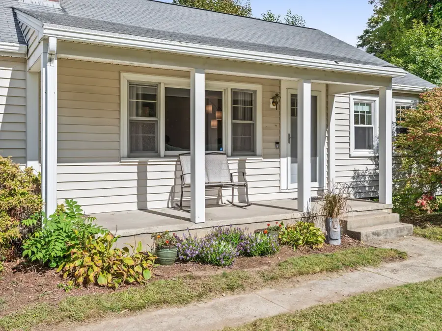 5 Briggs St, Whitinsville, MA 01588 - #3