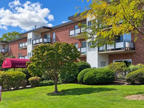 57 Broadlawn Park #3A, Boston, MA 02467