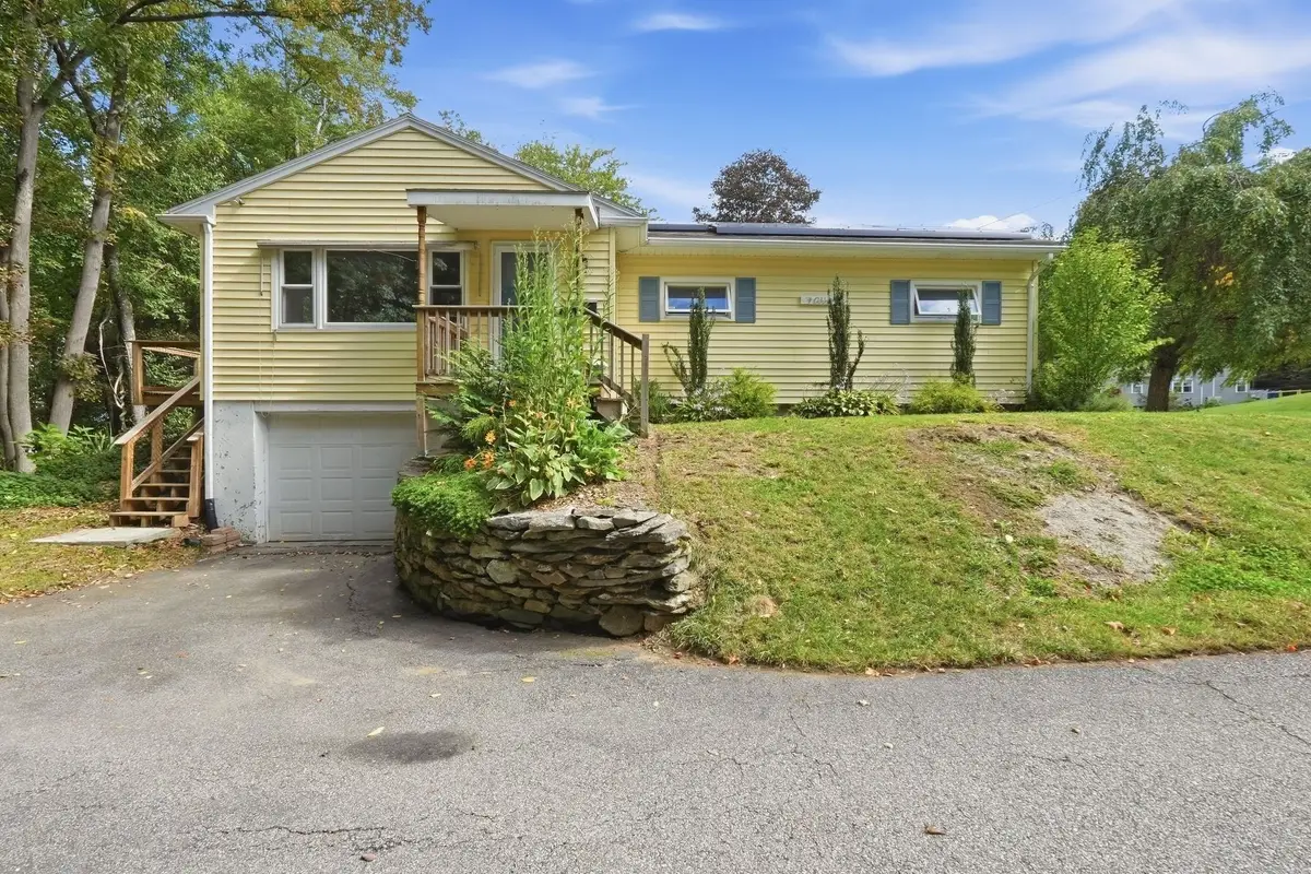 7 Athens St, Auburn, MA 01510 - #1