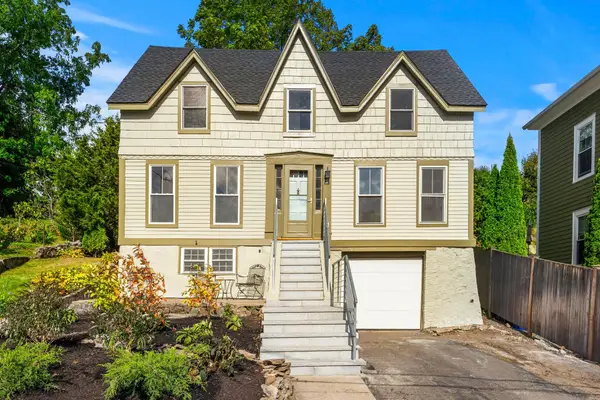 17 Cottage Street, Marblehead, MA 01945