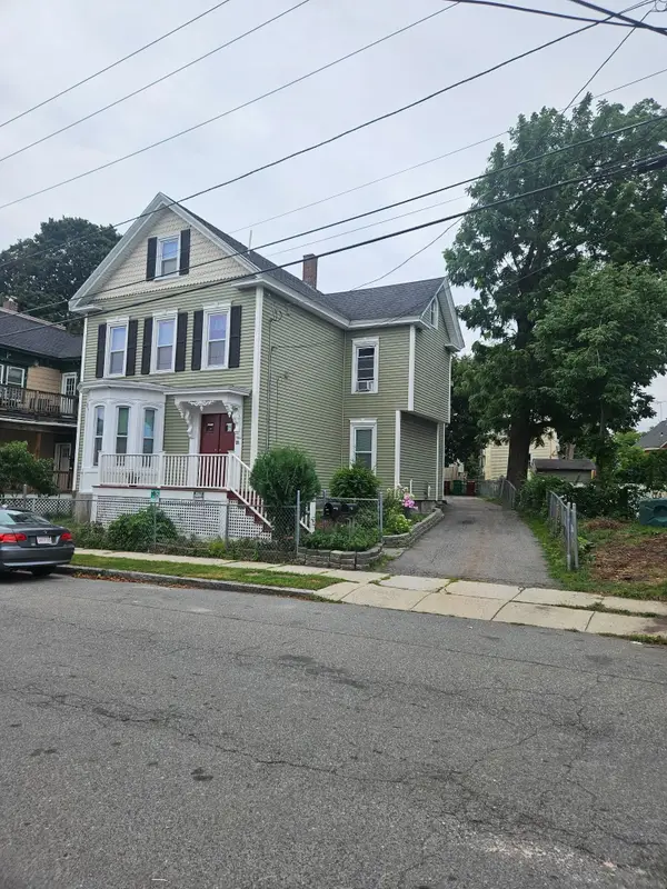 205 Stackpole Street, Lowell, MA 01852