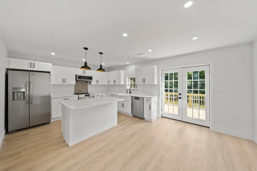 186 Elm, Hanover, MA 02339 - #3