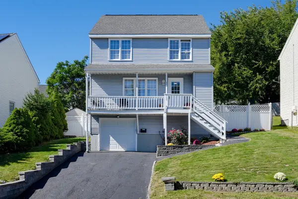 22 Byron St, Worcester, MA 01605