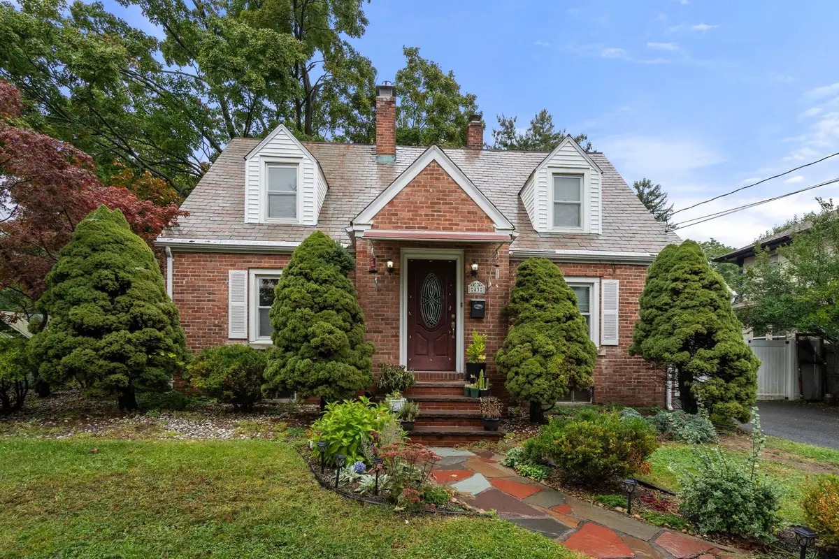 43 Winsor St, Ludlow, MA 01056 - #1