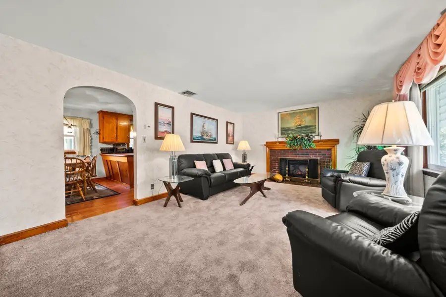 38 Bonavesta St, Lynn, MA 01905 - #3