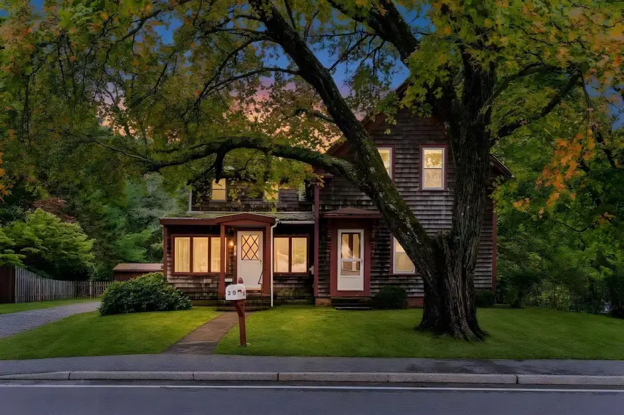 30 Cottage St, Medway, MA 02053 - #2