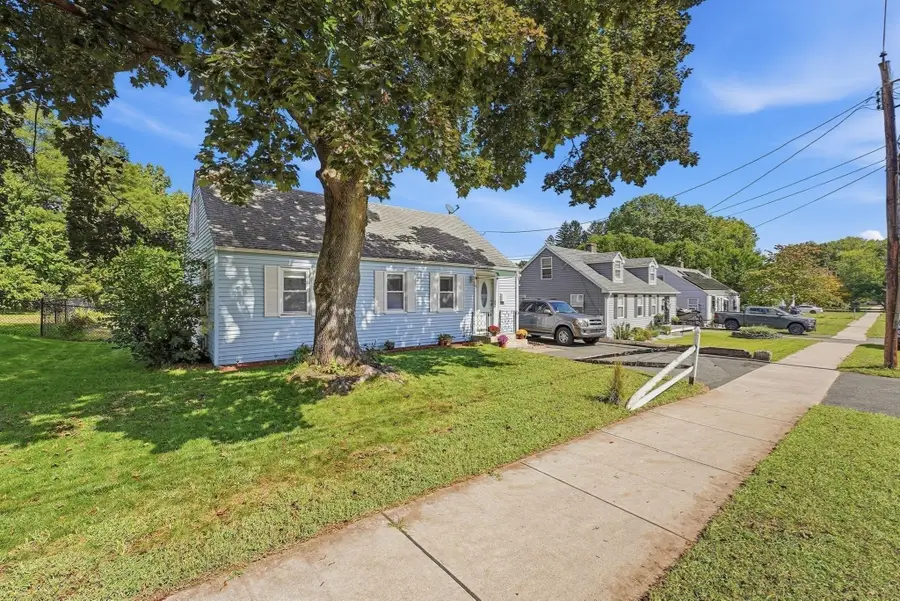 68 Alhambra Cir N, Agawam, MA 01001 - #3