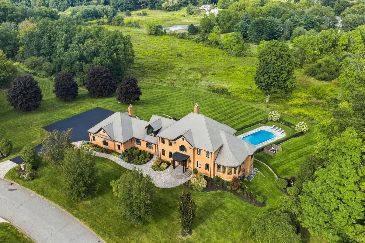 3 Wyndemere Dr, Southborough, MA 01772 - #1
