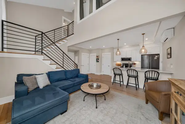 142 Main St #4, Amesbury, MA 01913