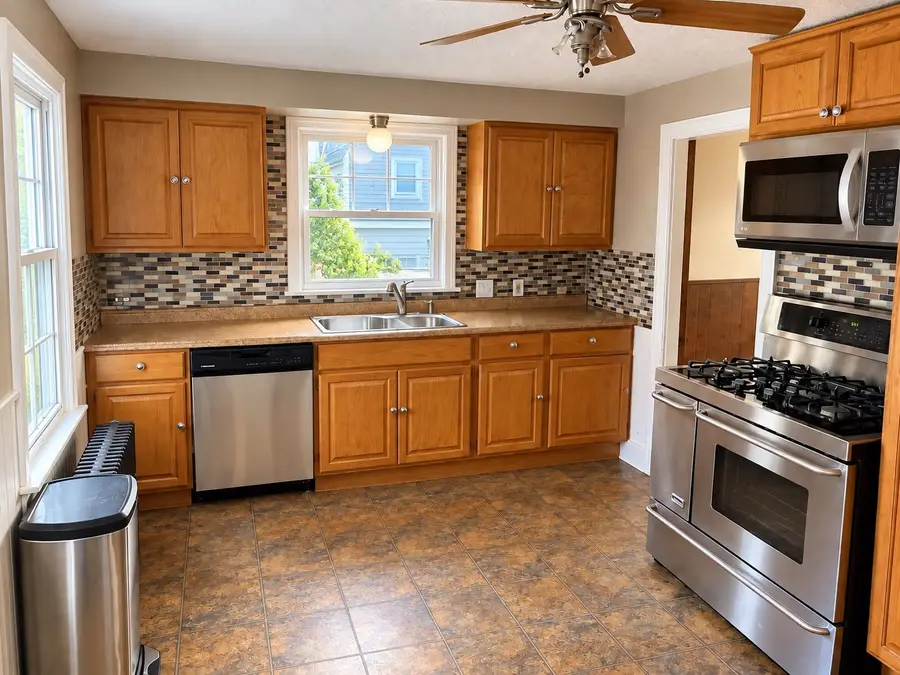 142 Morton St, West Springfield, MA 01089 - #2